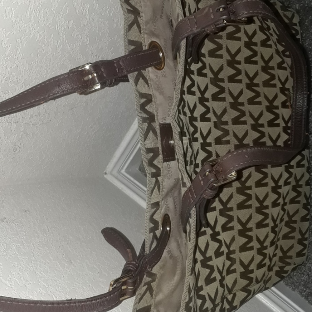 Micheal Kors - Picture 5 of 6